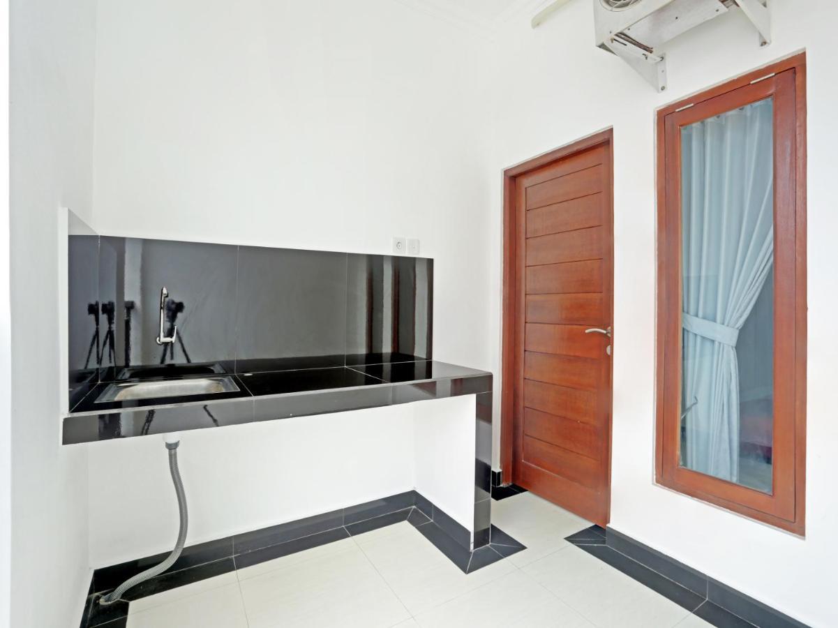 Oyo 90859 Cahaya Guest House Pesanggaran Ngoại thất bức ảnh