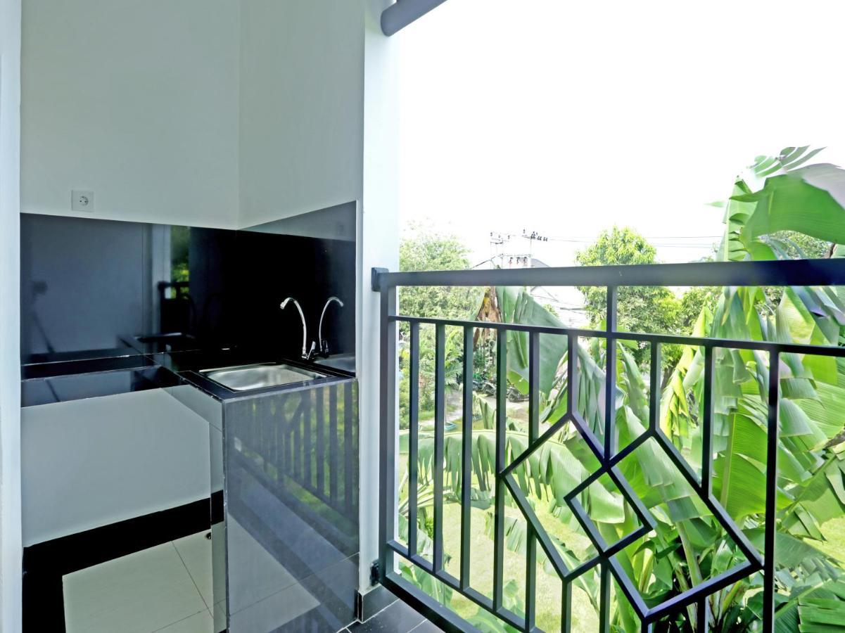 Oyo 90859 Cahaya Guest House Pesanggaran Ngoại thất bức ảnh